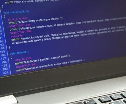 進化するネット脅威に対抗するファイアウォール活用と多層防御の重要性 進化するネット脅威に対抗するファイアウォール活用と多層防御の重要性